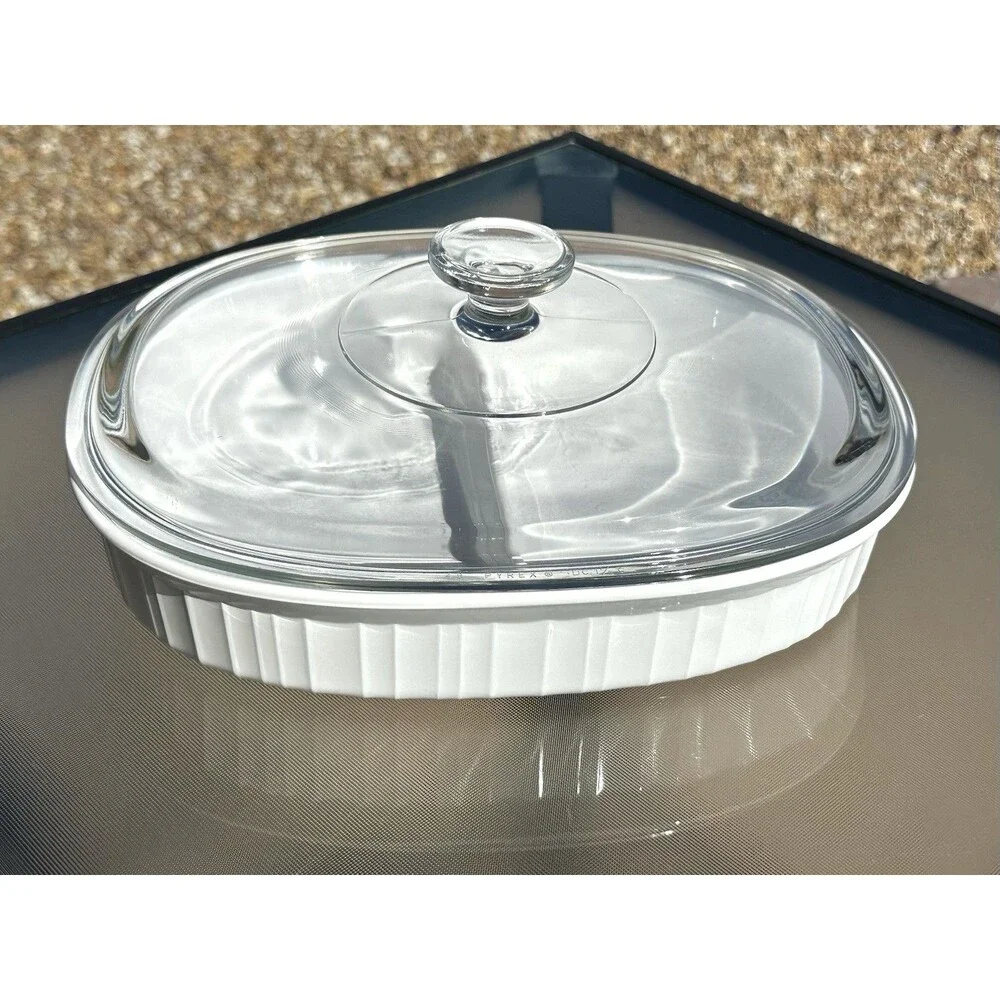CORNING WARE FRENCH WHITE F-6-B  1.8 LT.  OVAL DIVIDED DISH W / PYREX GLASS LID